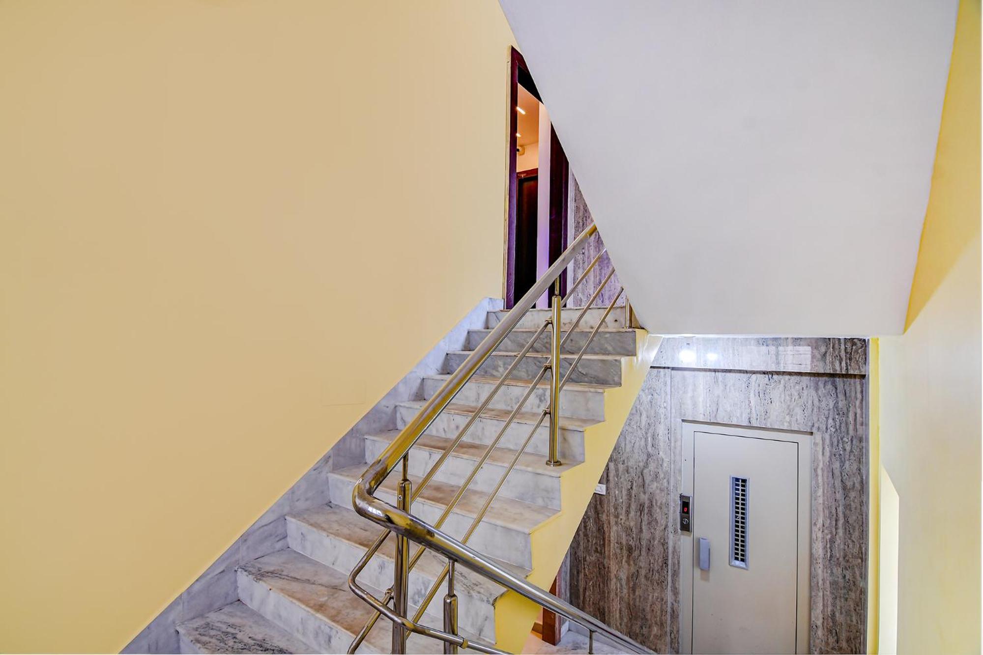 Fabhotel Heritage Ruby Колката Екстериор снимка